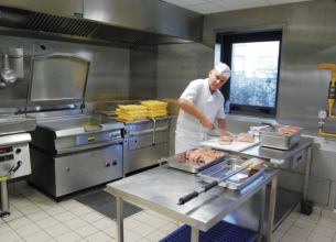 COLLE?GE BRIZEUX A? LORIENT Priorite? a? la technicite