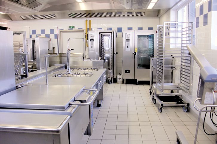 Une cuisine mieux sectorisée et équipée avec le souci du détail