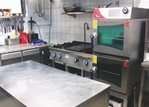 Une table gastronomique à l’ambiance décontractée