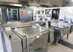 Une cuisine bien équipée et en phase avec le concept Inspirations