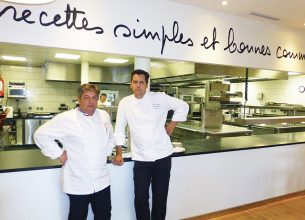 Une cuisine bien équipée pour des plats fidèles à la tradition Bocuse