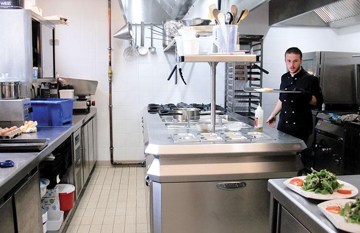 Une cuisine fonctionnelle pour assurer un service soutenu