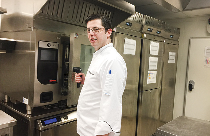 Une cuisine ultramoderne, dans un ancien couvent