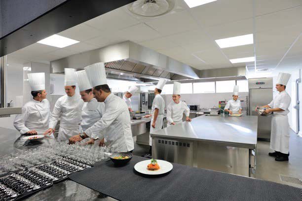 Une cuisine modèle, avec des équipements sur mesure