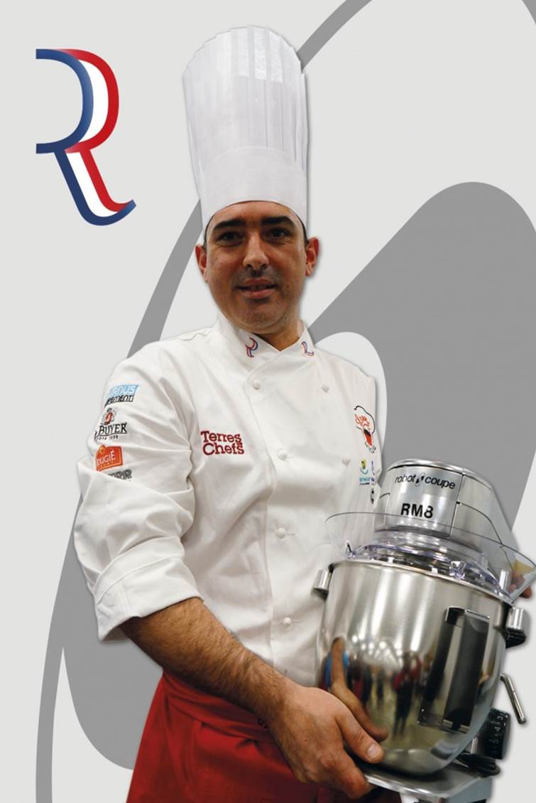 Le chef Gérald Nicosia, fier de son RM8 Robot-Coupe