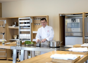 Des équipements modernes pour la nouvelle école de cuisine des Sources de Caudalie