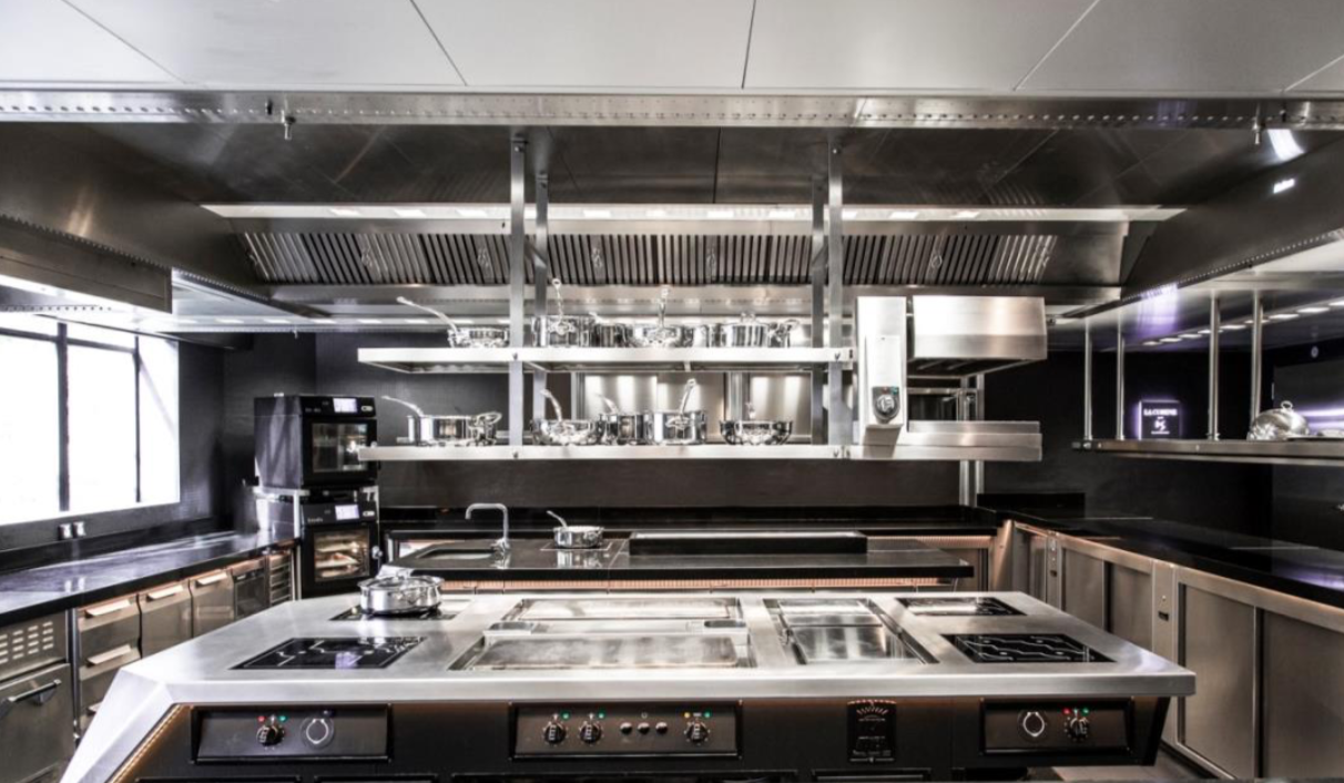 La nouvelle cuisine Mauviel1830, star de « Moments de Cuisine chez Ledoyen »