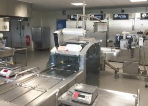 Cuisine centrale de Saint-Priest : Un outil de travail performant, avec un objectif de 6 000 repas par jour