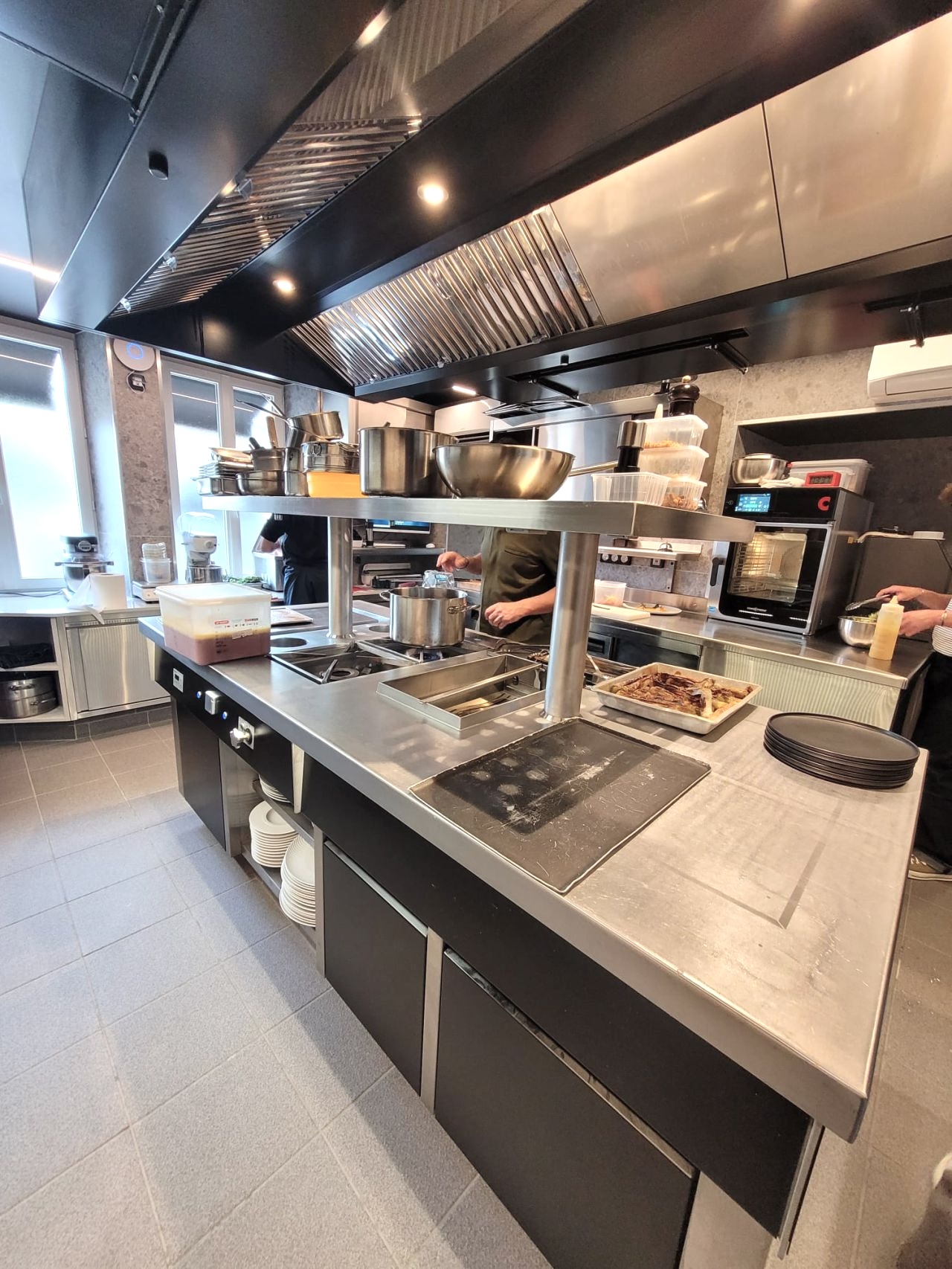 Un piano Enodis sur mesure pour le restaurant Ô P’tit Repère du Goût